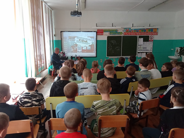 Месячник «Уступи дорогу поездам!».